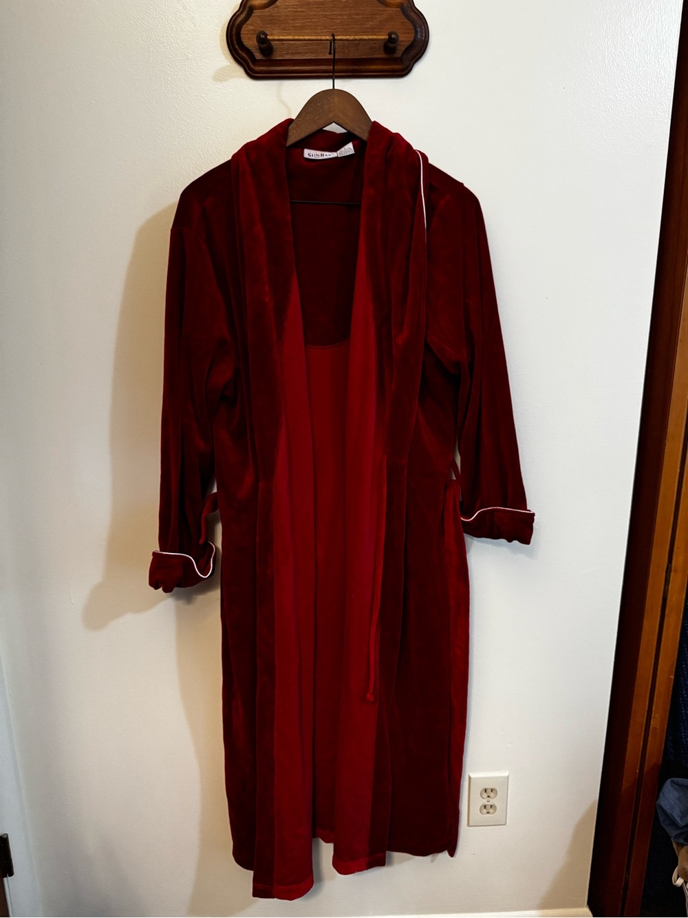 SunBay Red Velvet Women's Robe - Luxurious Lounge Wear